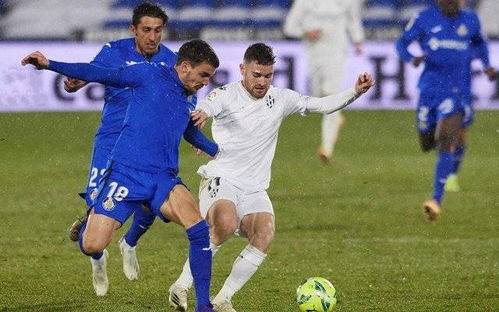 尔瓦雷斯终 尔瓦雷斯终