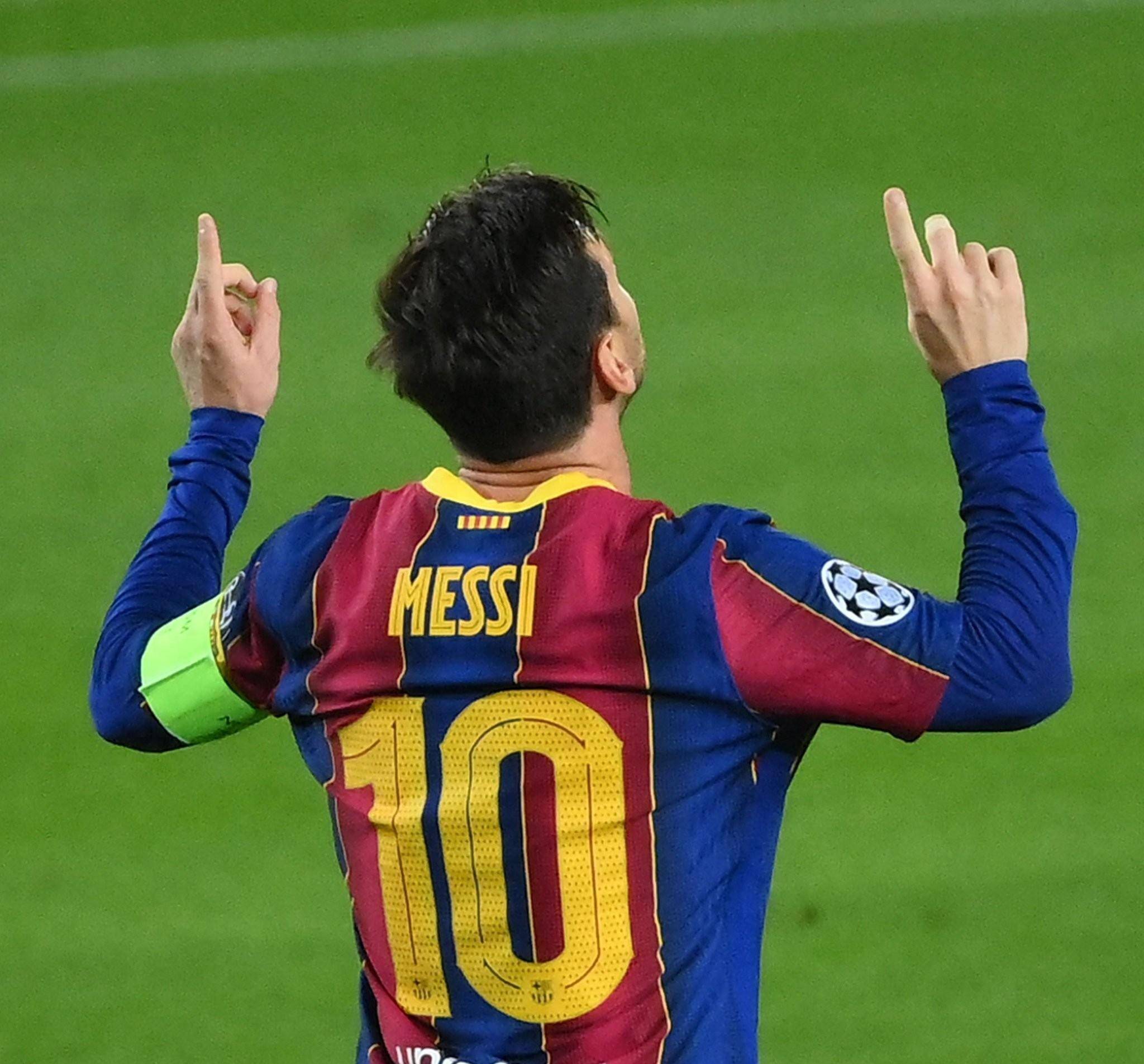 一名具备英 一名具备英